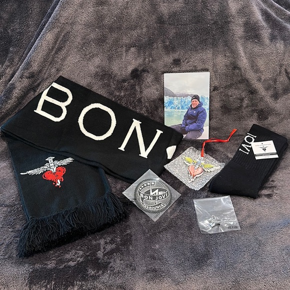 Bon Jovi box of goodies!  New! - Picture 1 of 15